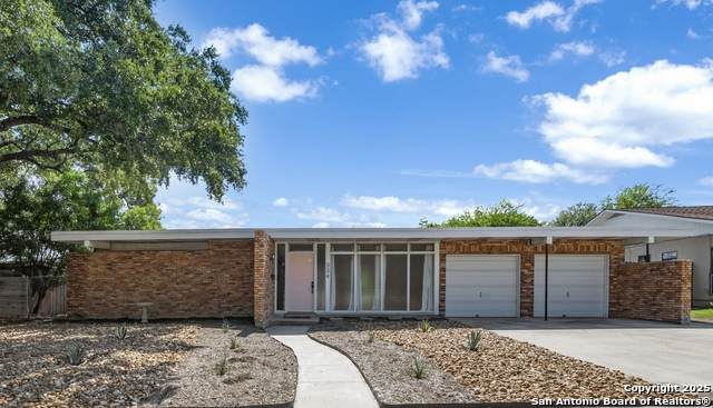 334 Crestline - Photo 1