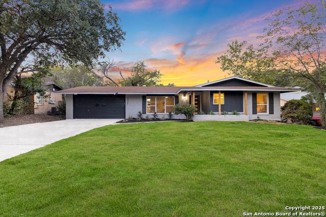 131 Cornwall - Photo 1