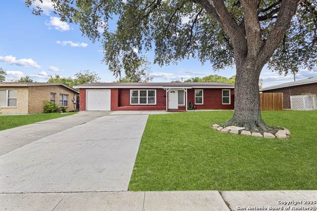 1235 Oblate - Photo 1