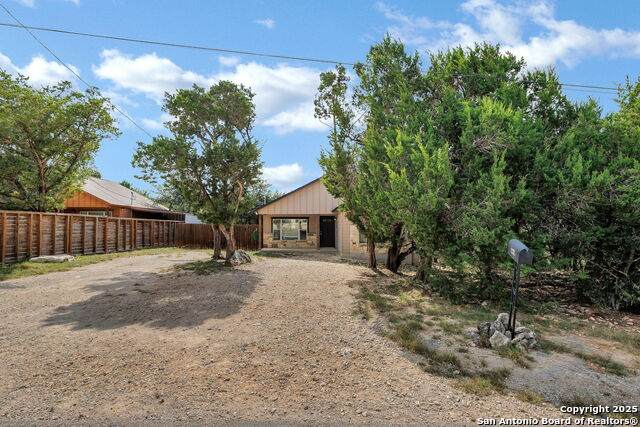 1232 Eastview Dr - Photo 1