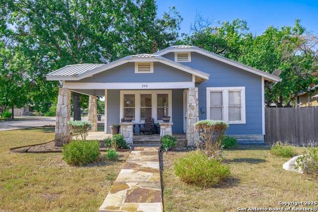 190 Chestnut Ave - Photo 1