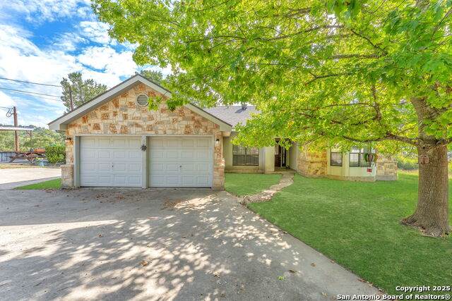 881 Georges - Photo 1