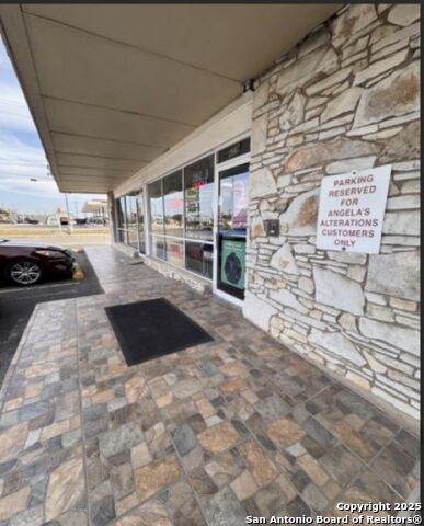 609 Pat Booker - Photo 1