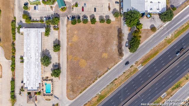 1501 Business IH 35 - Photo 1