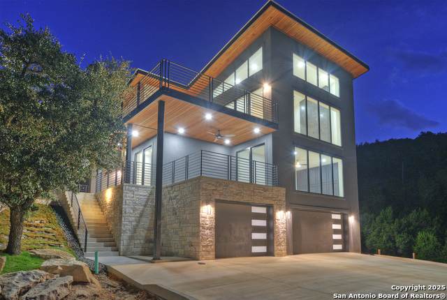 585 Highland Terrace - Photo 1