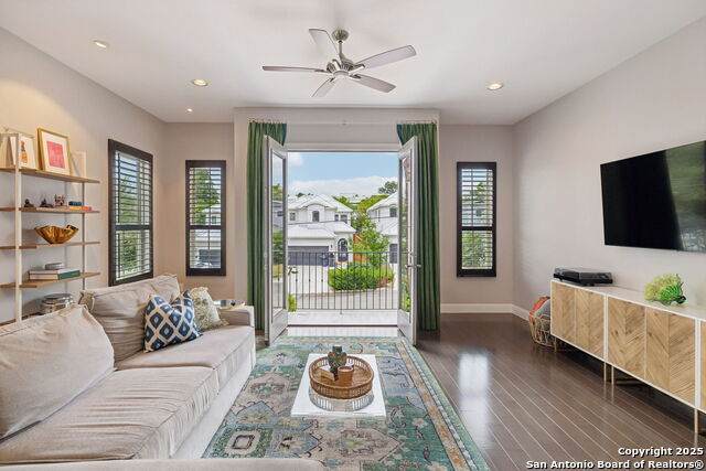 219 Melrose Dr - Photo 1