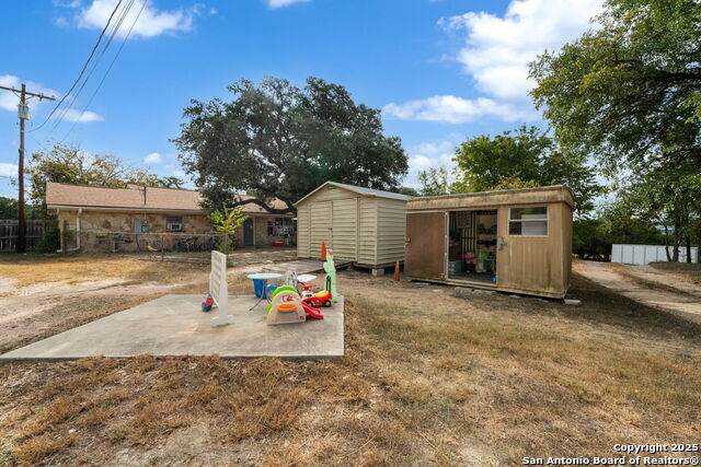 930 School St - Photo 1