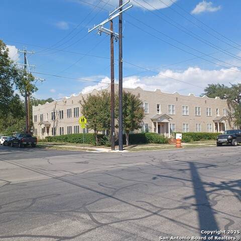 127 Magnolia - Photo 1