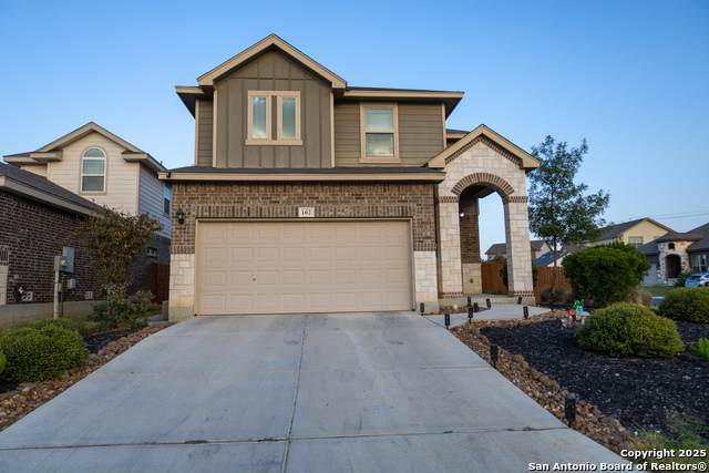 102 Katy Way - Photo 1