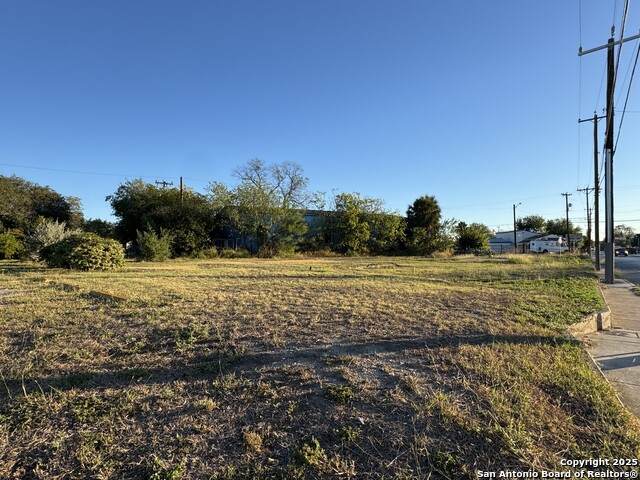 407 Castroville - Photo 1