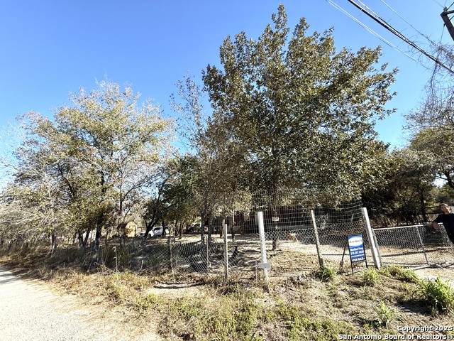 1826 Comal Cv - Photo 1