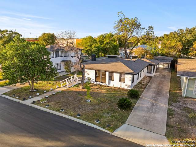 707 Chicago - Photo 1