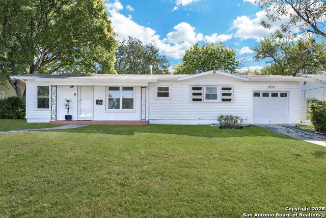 542 Williamsburg Place - Photo 1