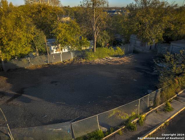 102 Kelsey Ave - Photo 1