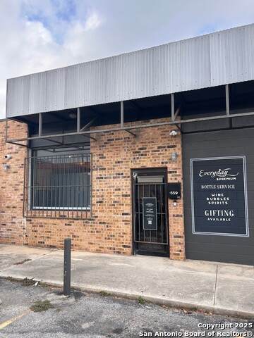 559 Eleanor Ave - Photo 1