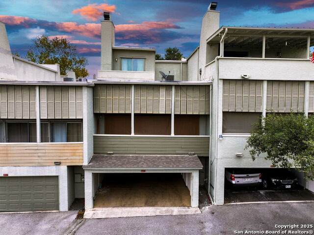 3103 Eisenhauer - Photo 1