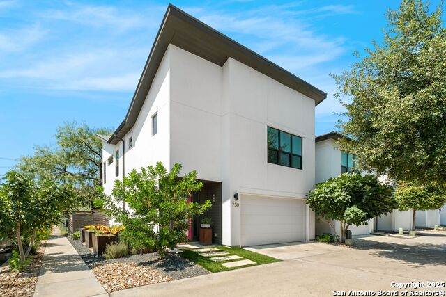 730 Josephine St - Photo 1