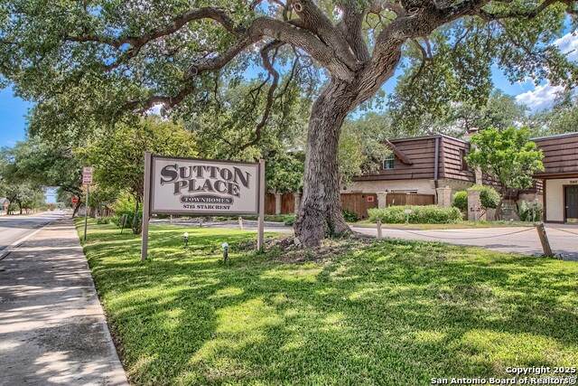 8715 Starcrest - Photo 1