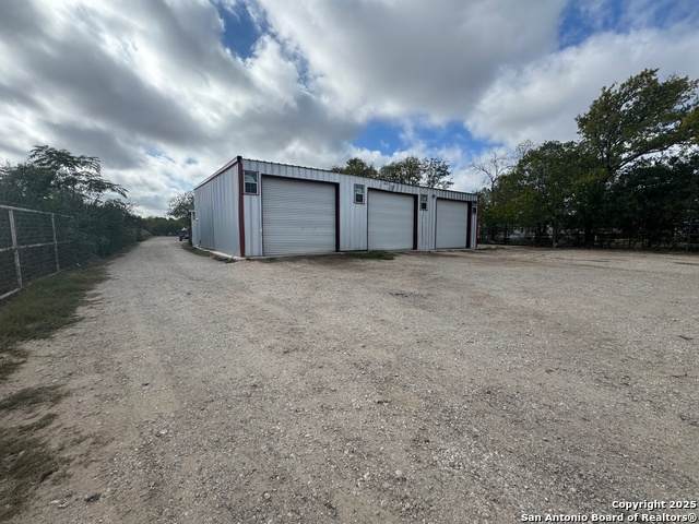 6934 Fm 1346 - Photo 1