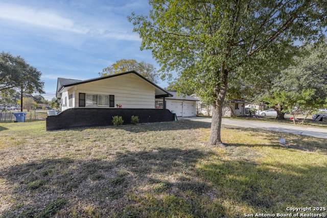 3411 Vinecrest - Photo 1