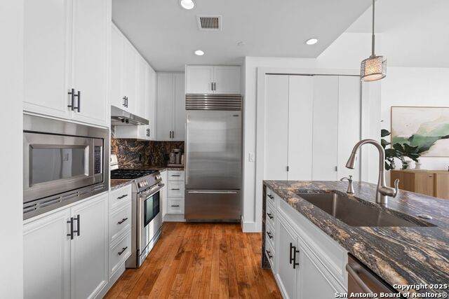 610 Market - Photo 1