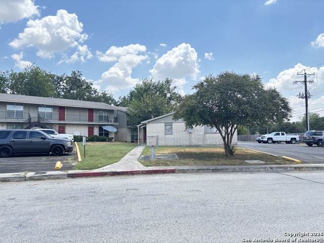 5602 Bienville - Photo 1