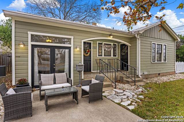 210 Acorn - Photo 1