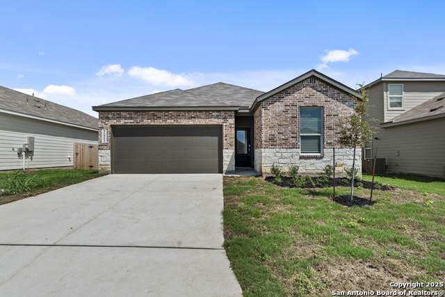 31952 Ambrose St - Photo 1