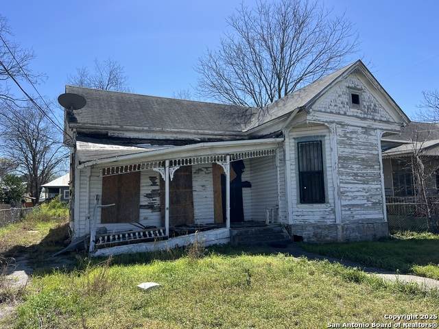 806 Burleson - Photo 1