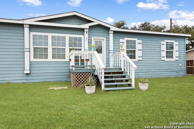 201 Private Road 1524 - Photo 1