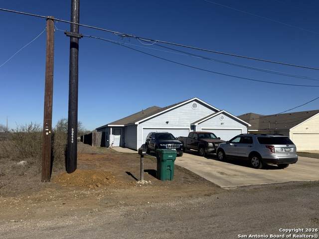 1103 Maple - Photo 1