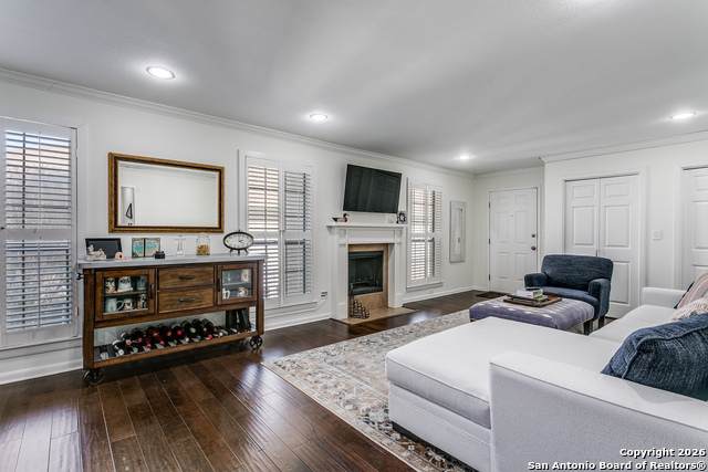 2611 Eisenhauer - Photo 1