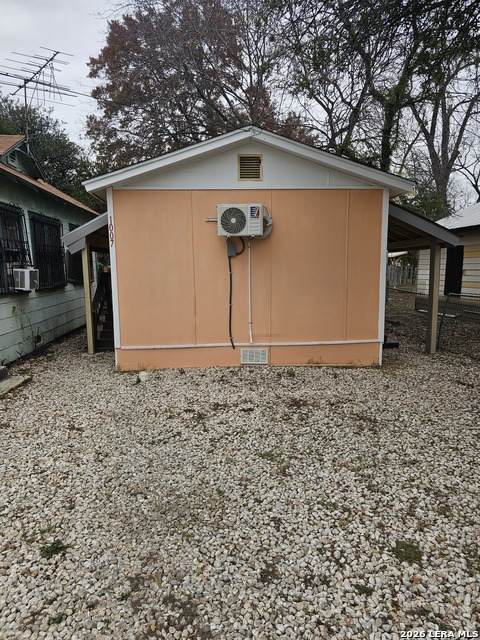 1005 Center - Photo 1