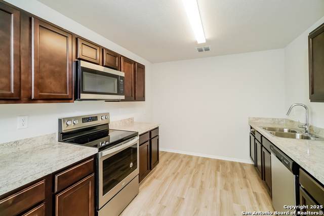 5230 Jade Crossing - Photo 1