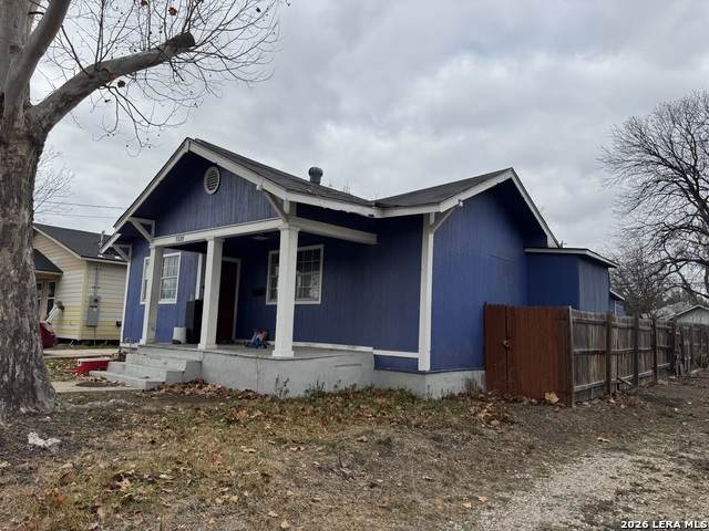 1539 Craig - Photo 1