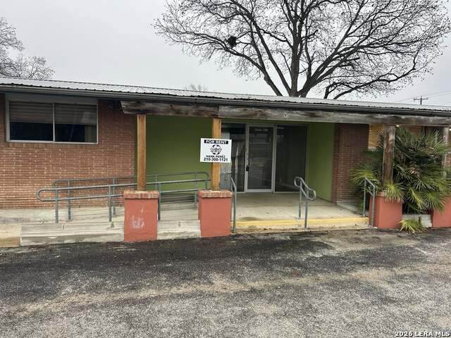 359 Hilderbrand - Photo 1