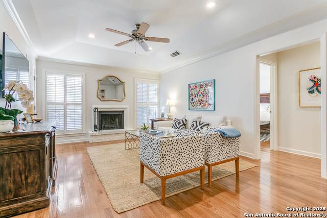 201 Ellwood St - Photo 1