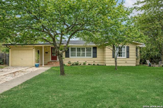 411 Harmon Dr - Photo 1