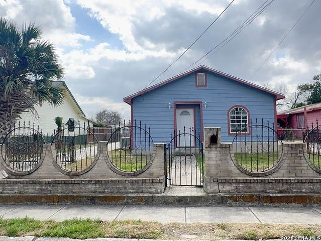 2906 W Poplar St - Photo 1