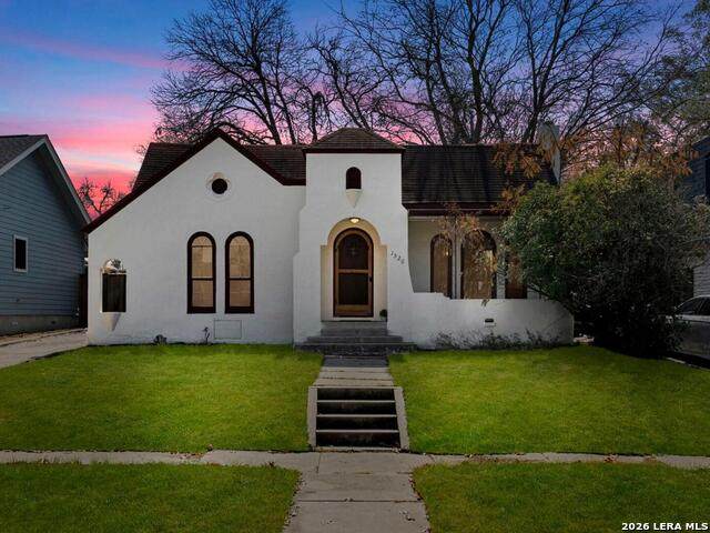 1526 Schley - Photo 1