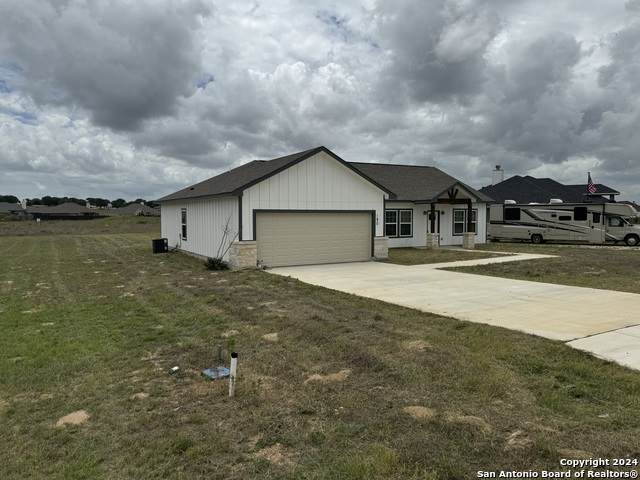 180 Turnberry - Photo 1