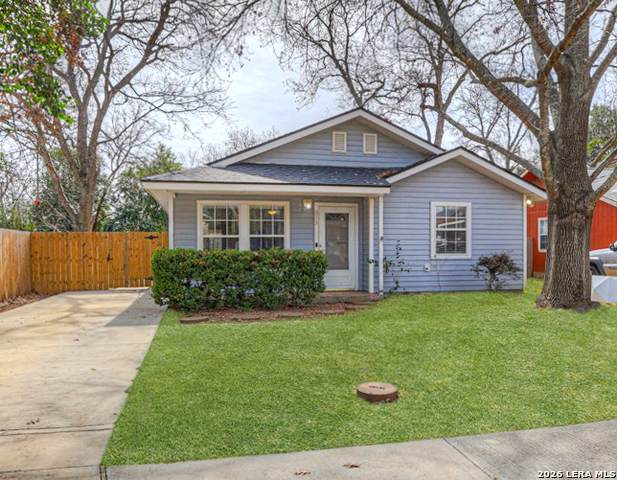 313 Armstrong - Photo 1