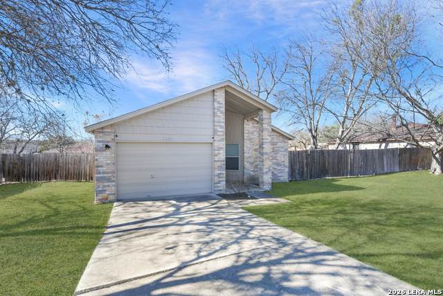 5607 Clearwood - Photo 1
