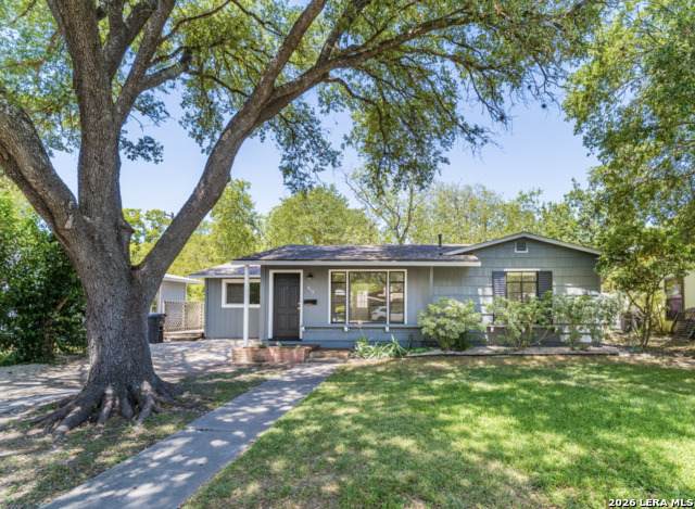 415 Blakeley Dr - Photo 1