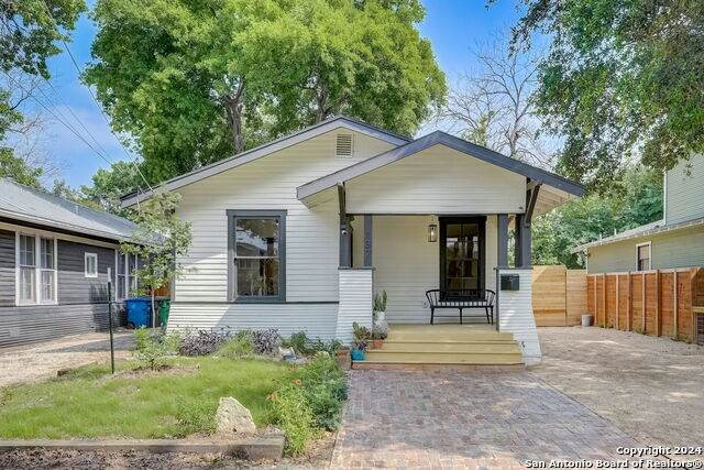 137 Panama Ave - Photo 1