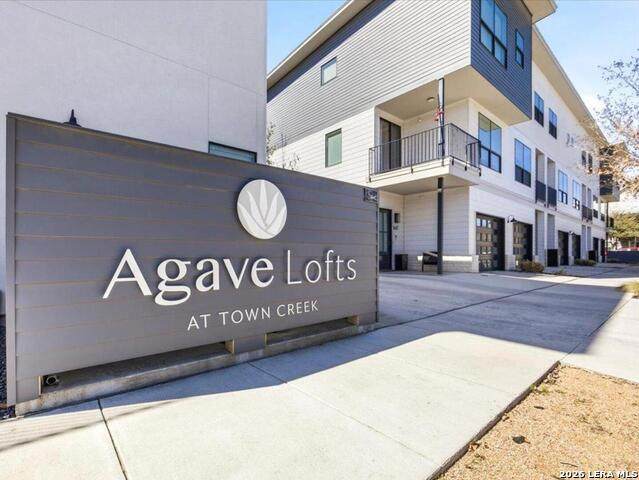 1208 Academy Ave - Photo 1