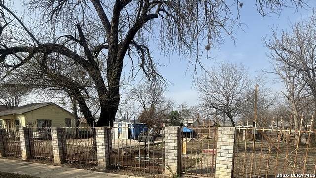 3127 W. Travis - Photo 1