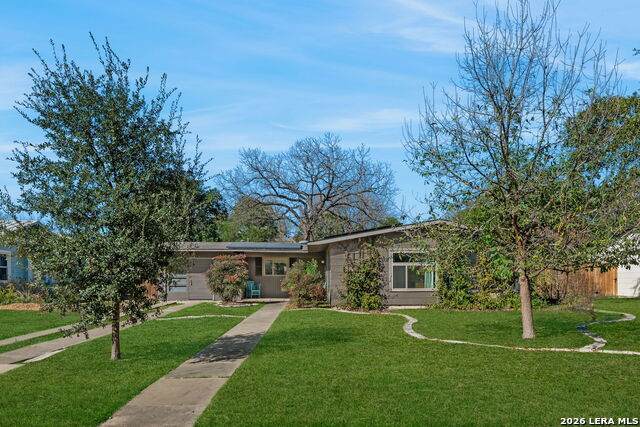 221 Seford Dr - Photo 1