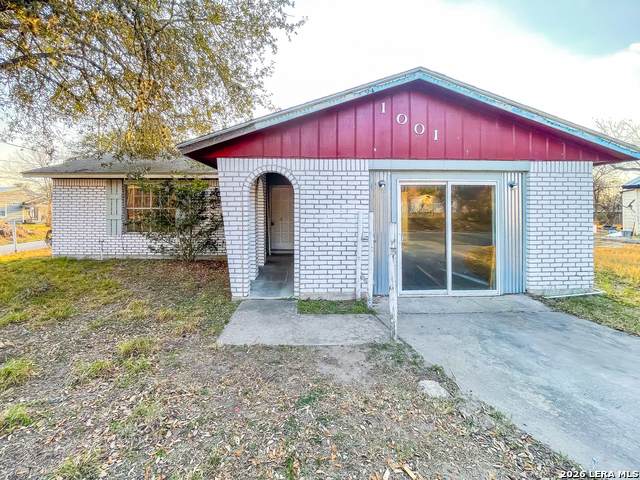 1001 Avenue B - Photo 1