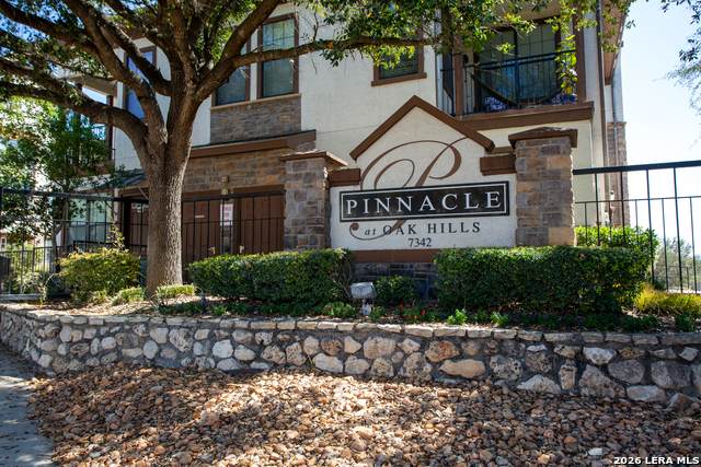 7342 Oak Manor - Photo 1